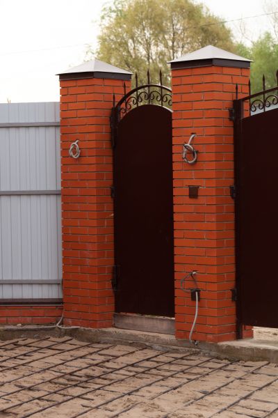 Brick Columns Installation in Seminole